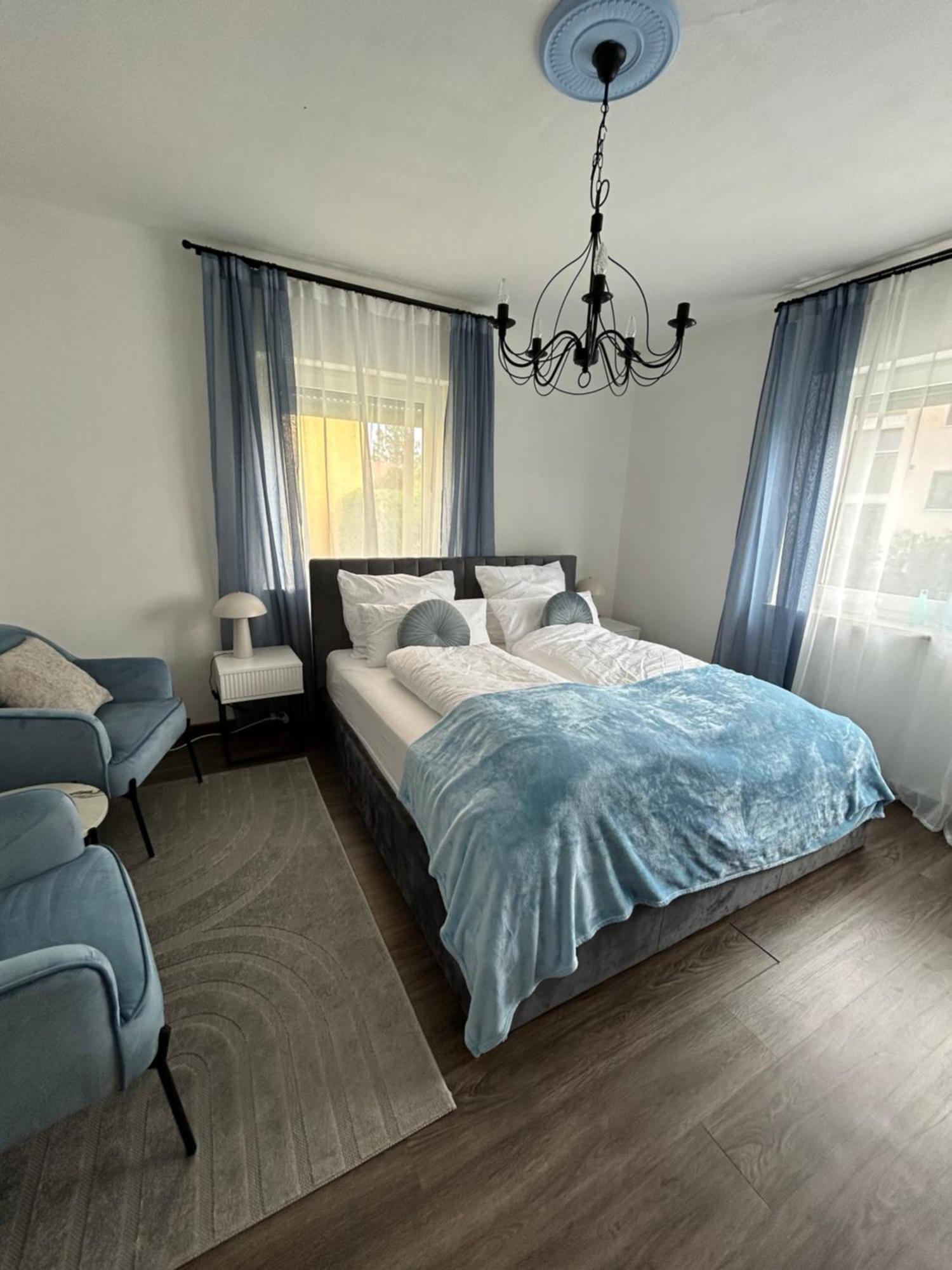 Mintara Apartment Charme Der Stadt Parkplatz Netflix Und Sky Lichtenfels  Luaran gambar