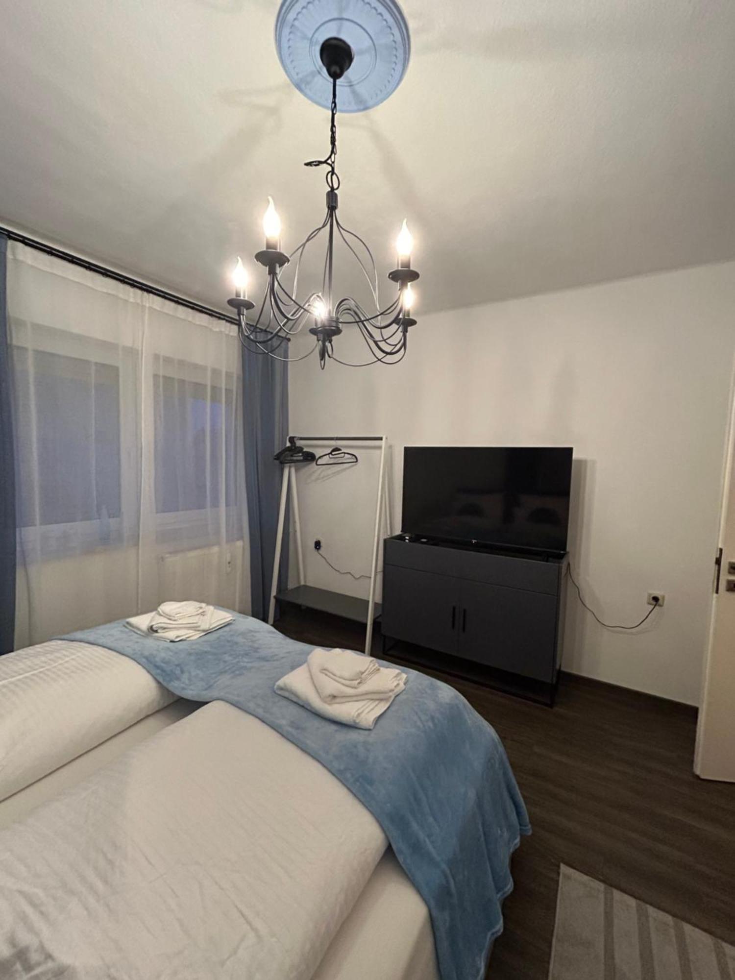 Mintara Apartment Charme Der Stadt Parkplatz Netflix Und Sky Lichtenfels  Luaran gambar